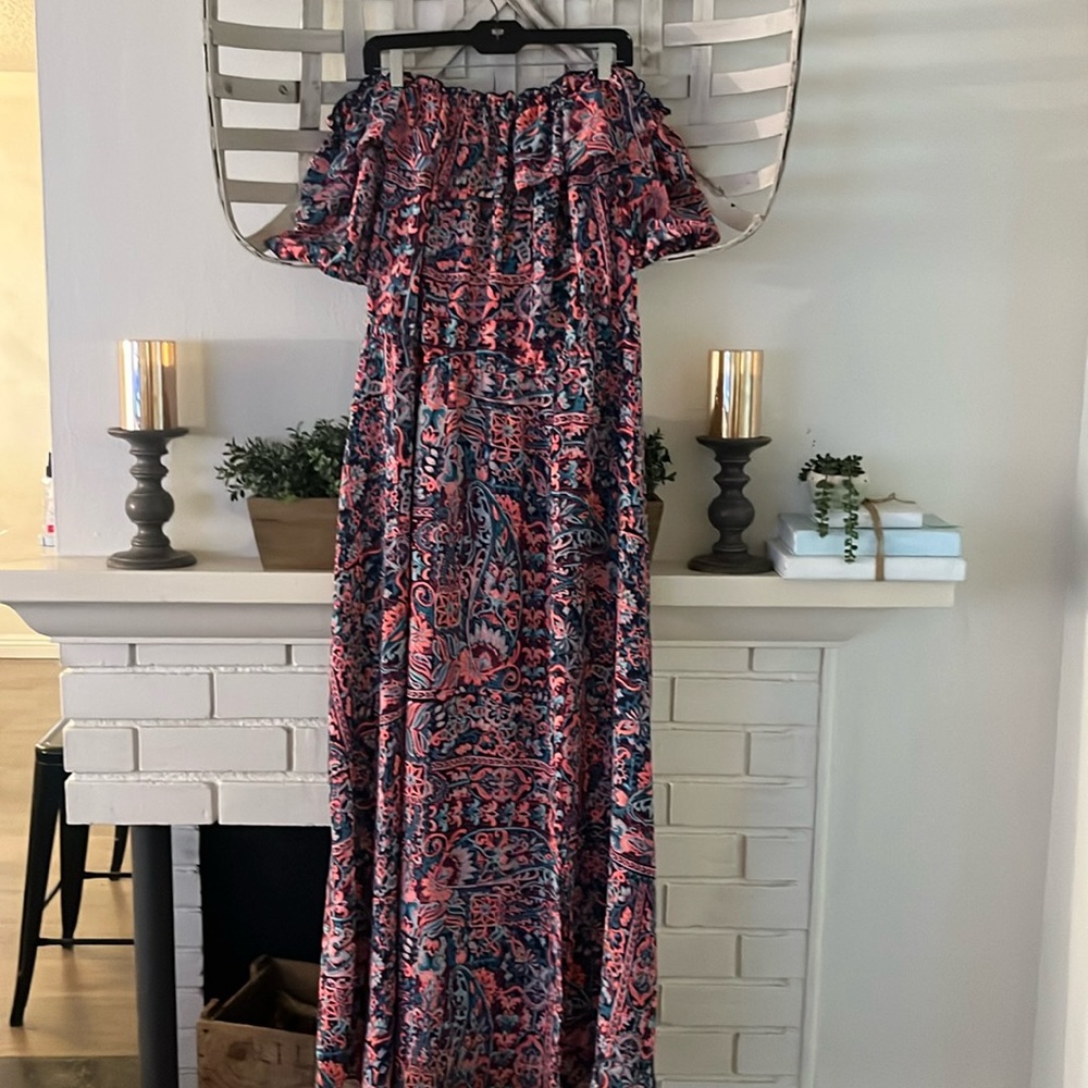 Off the shoulder maxi dress with elastic at waist and slit
